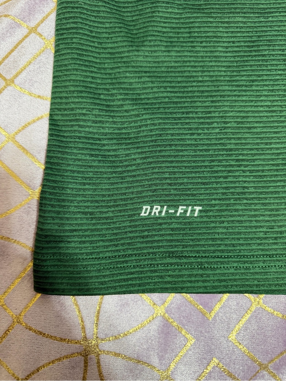 💥 MENS Nike Dri-FIT Green Striped Performance Tee - Picture 2 of 10